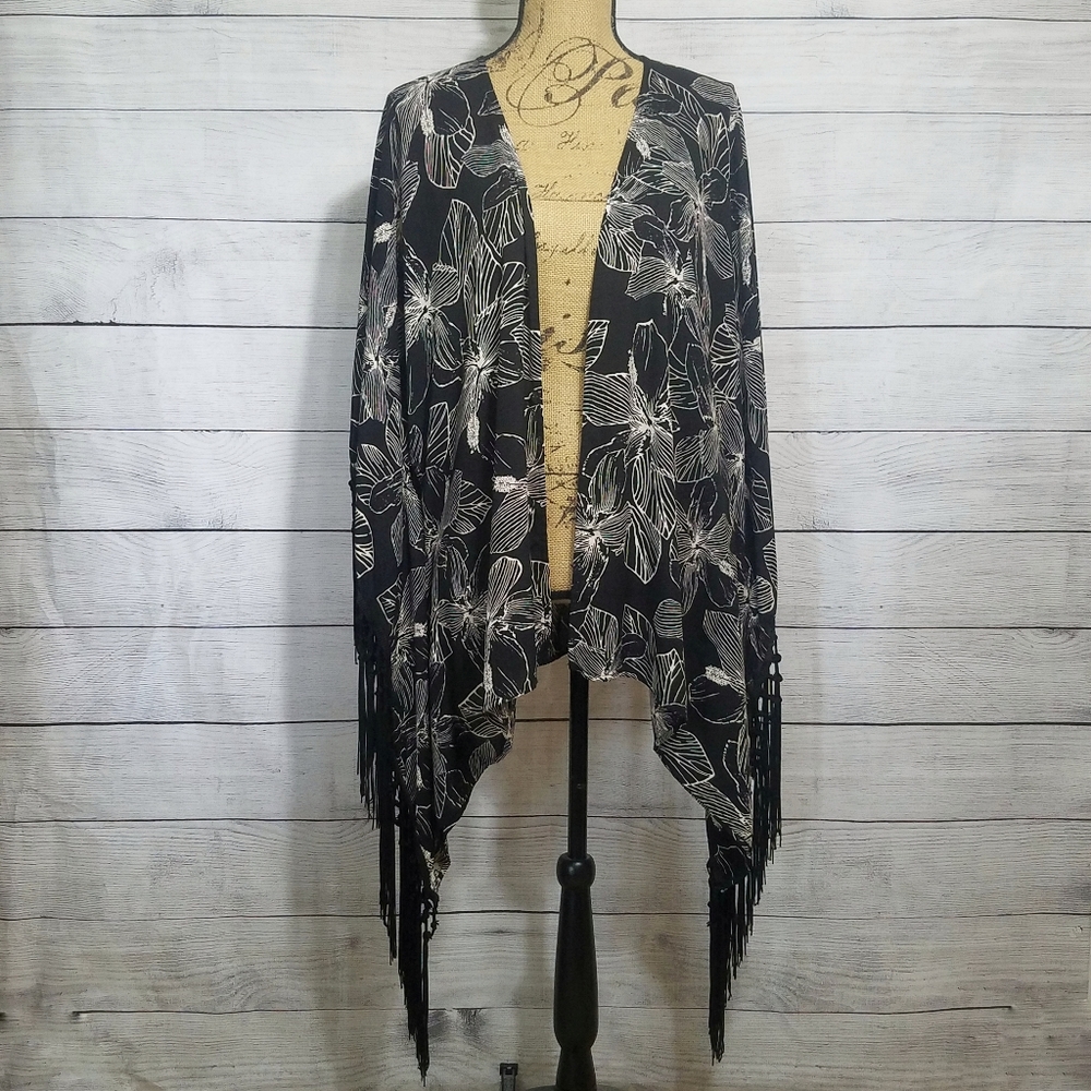 Nordstrom Free Press | Floral Fringed Kimo…